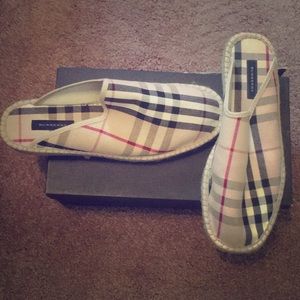 Burberry slide-ons size 11. UK 41
